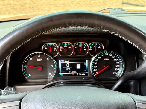 Used 2017 Chevrolet Suburban Premier image 17