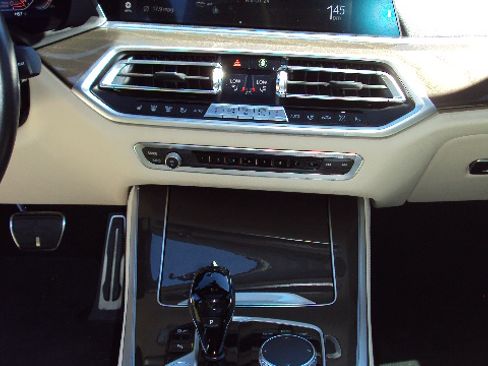 Used 2022 BMW X5 xDrive40i w/ M Sport Package image 18