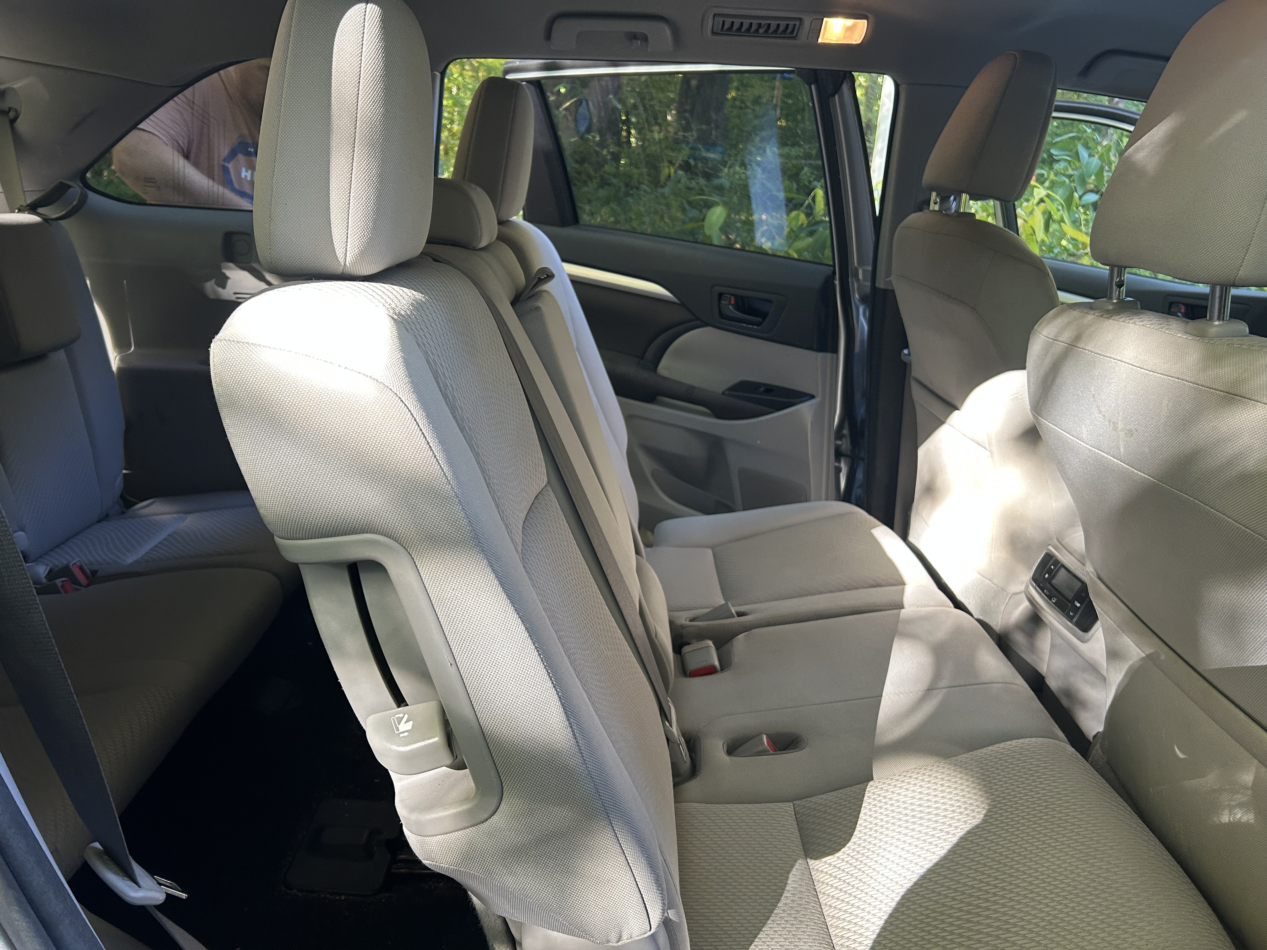 Used 2017 Toyota Highlander LE AWD/4WD image 8