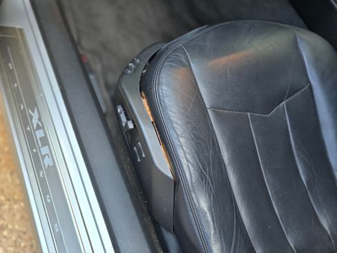 Used 2009 Cadillac XLR image 9