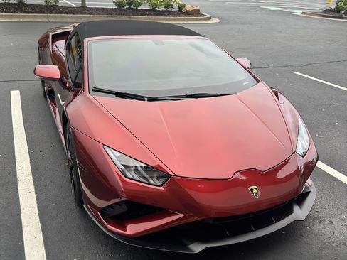 Used 2022 Lamborghini Huracan EVO image 21