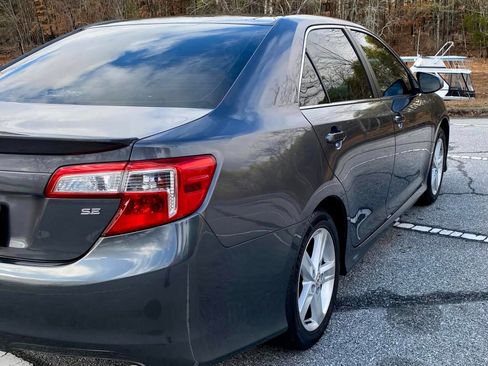 Used 2013 Toyota Camry SE image 13