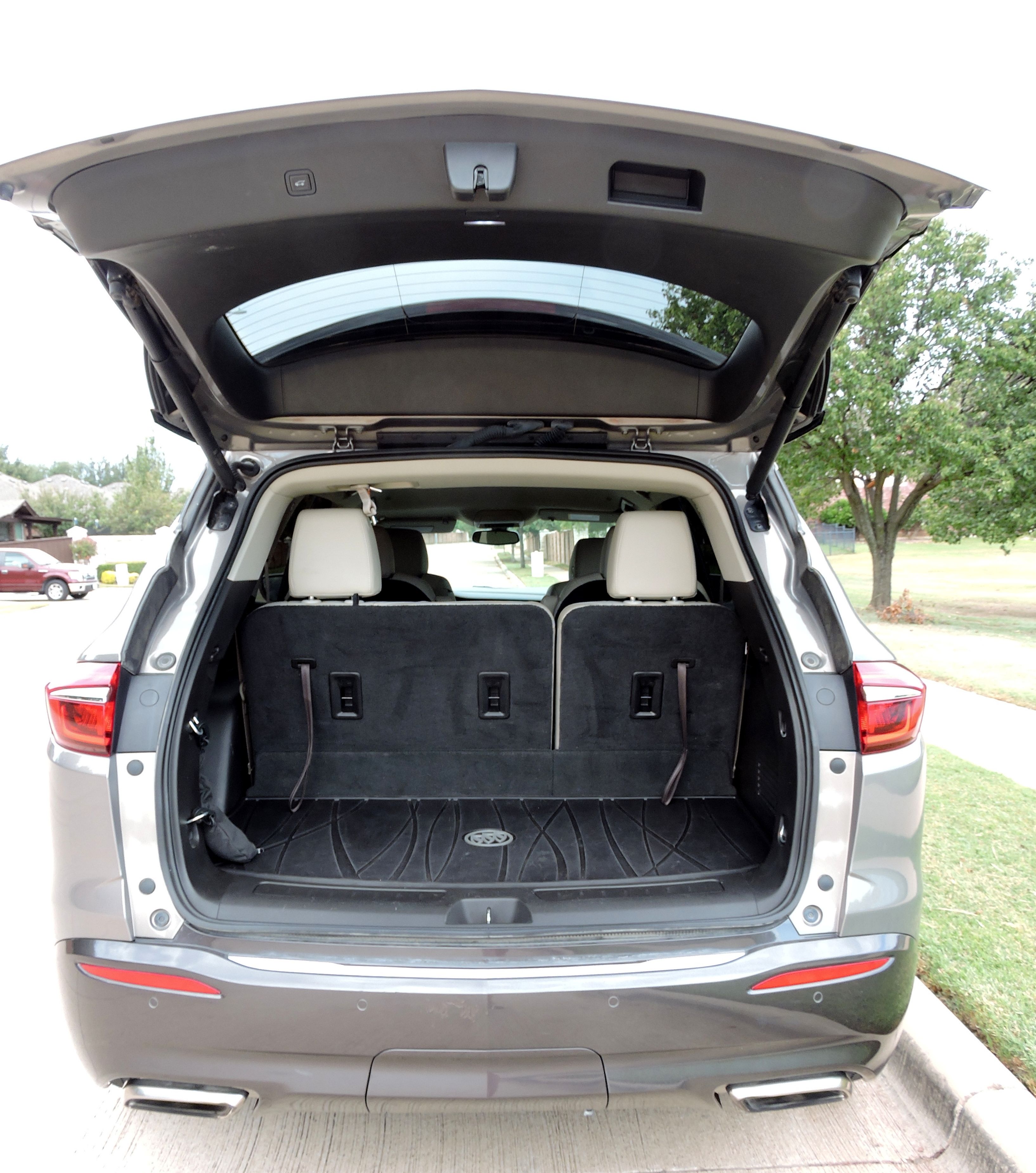 Used 2019 Buick Enclave Essence FWD image 11