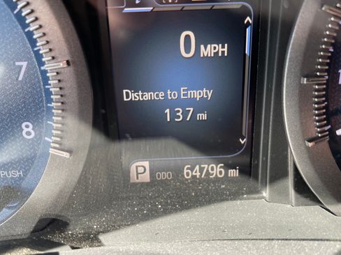 Used 2019 Toyota Sienna L image 8