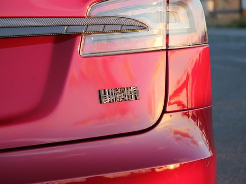 Used 2021 Tesla Model S Plaid image 13