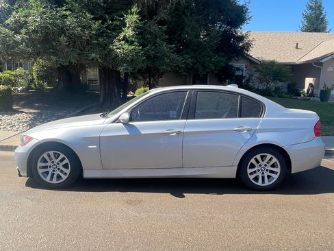 Used 2007 BMW 328i Sedan RWD image 2