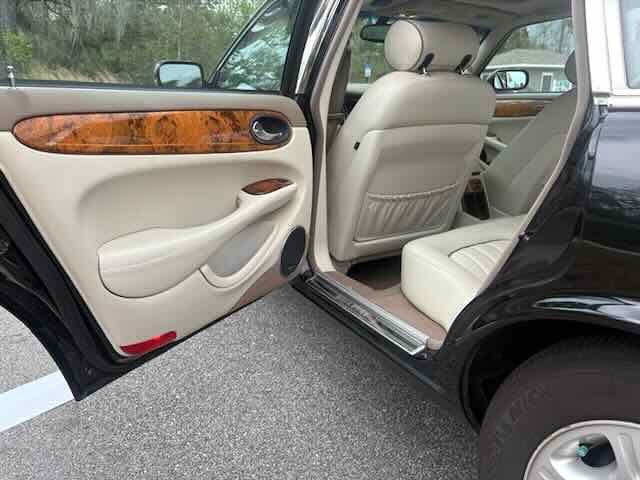 Used 2003 Jaguar XJ8 RWD image 16