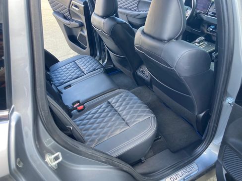 Used 2023 Mitsubishi Outlander SEL image 22