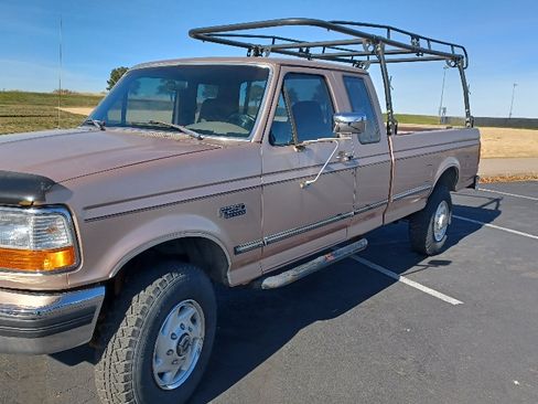 Used 1996 Ford F250 Long Bed image 1