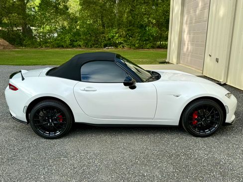 Used 2024 MAZDA MX-5 Miata Club w/ Brembo/BBS Recaro Package image 9