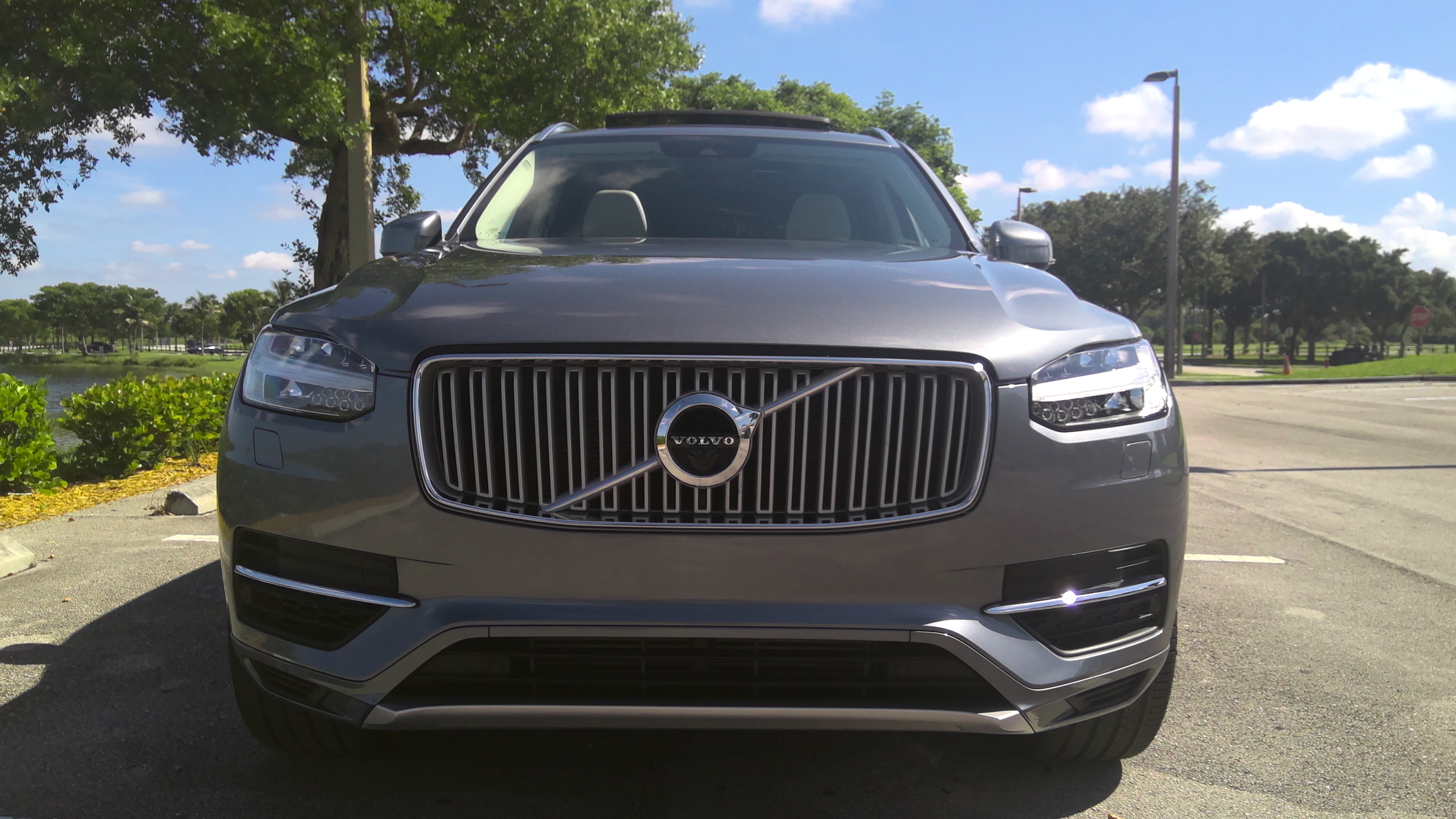 Used 2019 Volvo XC90 T8 Inscription w/ Advanced Package AWD/4WD image 2