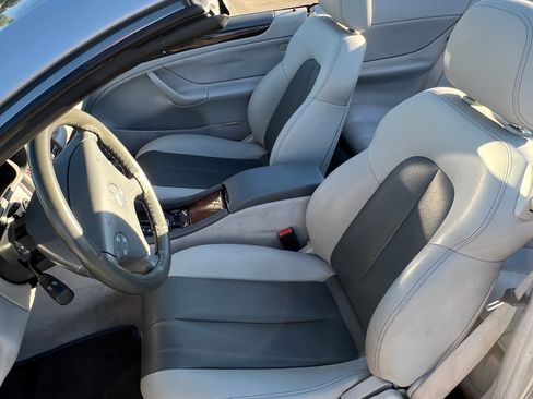 Used 2000 Mercedes-Benz CLK 320 CLK 320 Cabriolet 2D image 24