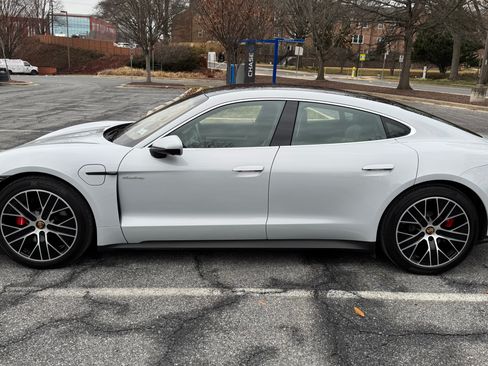 Used 2021 Porsche Taycan 4S image 2