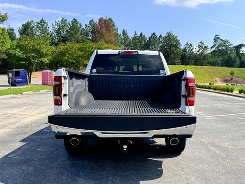 Used 2020 RAM 1500 Laramie AWD/4WD image 9