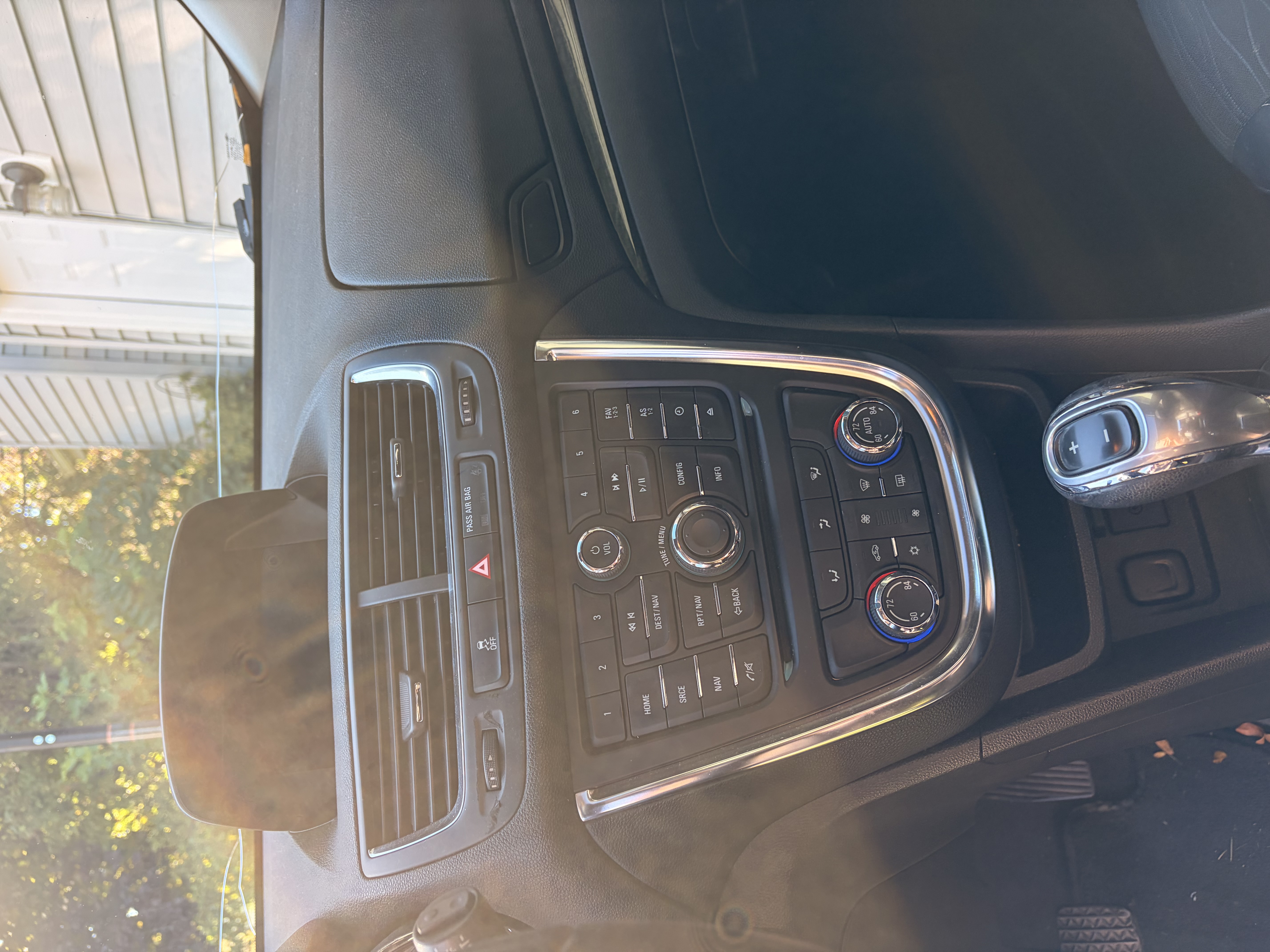Used 2015 Buick Encore Convenience FWD image 5