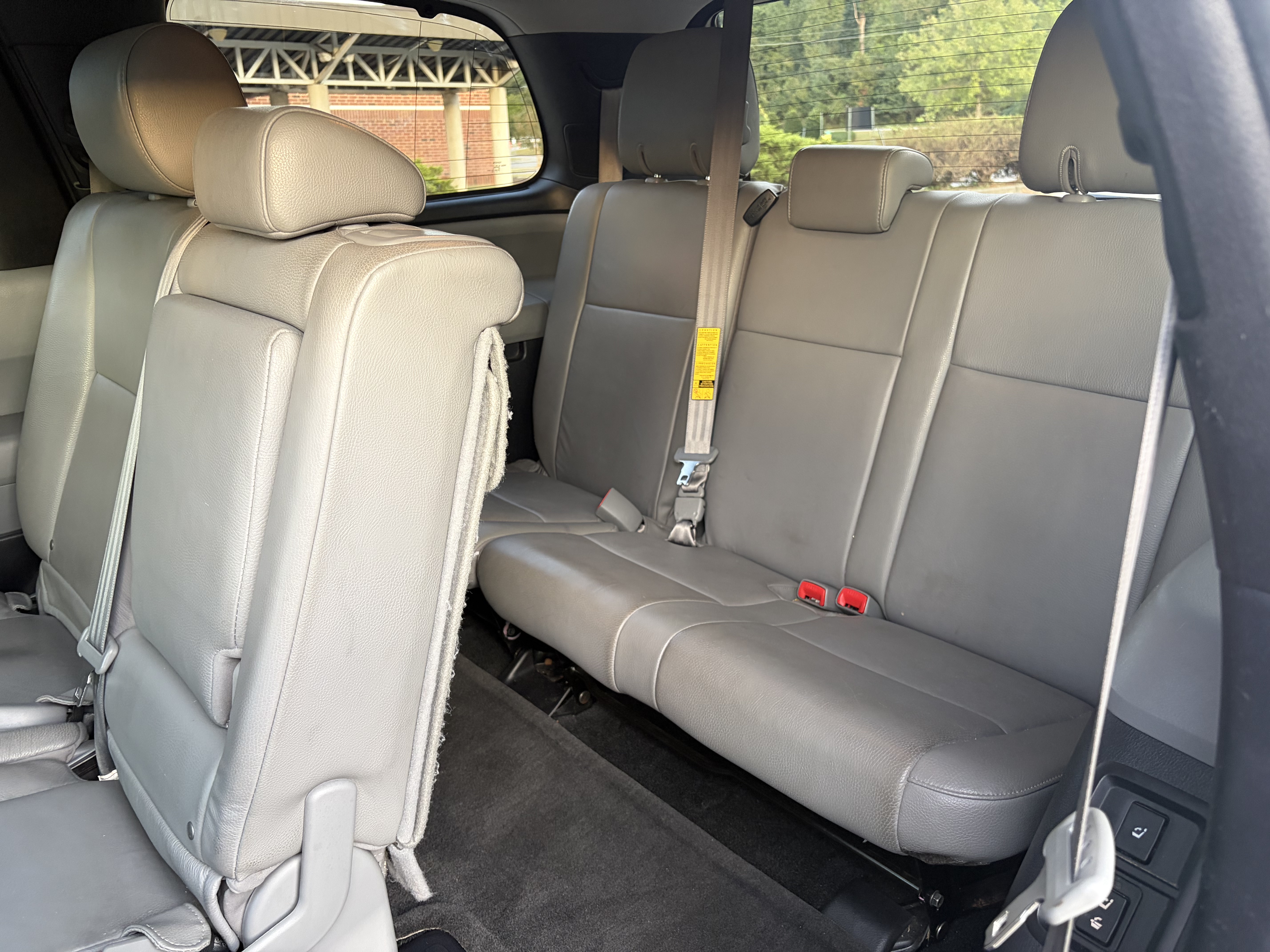 Used 2016 Toyota Sequoia Limited w/ Safety & Convenience Package RWD image 11