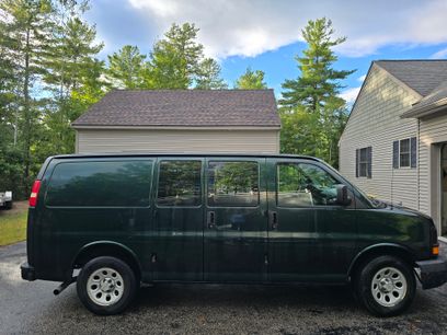 Used 2009 Chevrolet Express 1500 Van 3D