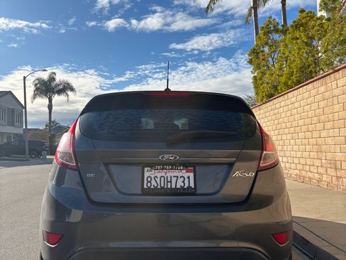 Used 2019 Ford Fiesta SE image 4