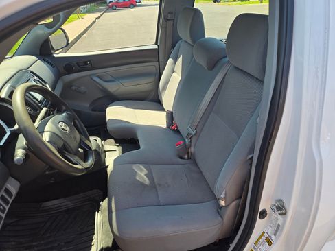 Used 2014 Toyota Tacoma 2WD Regular Cab image 15