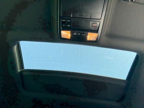 Used 2022 Toyota Tacoma TRD Sport image 9