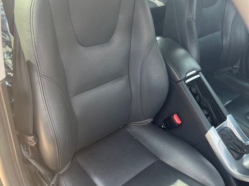 Used 2017 Volvo S60 T5 Inscription image 19