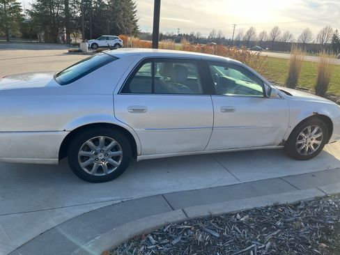 Used 2008 Cadillac DTS image 4