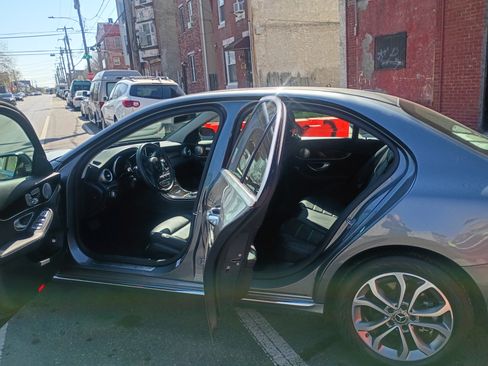 Used 2018 Mercedes-Benz C 300 4MATIC Sedan image 10