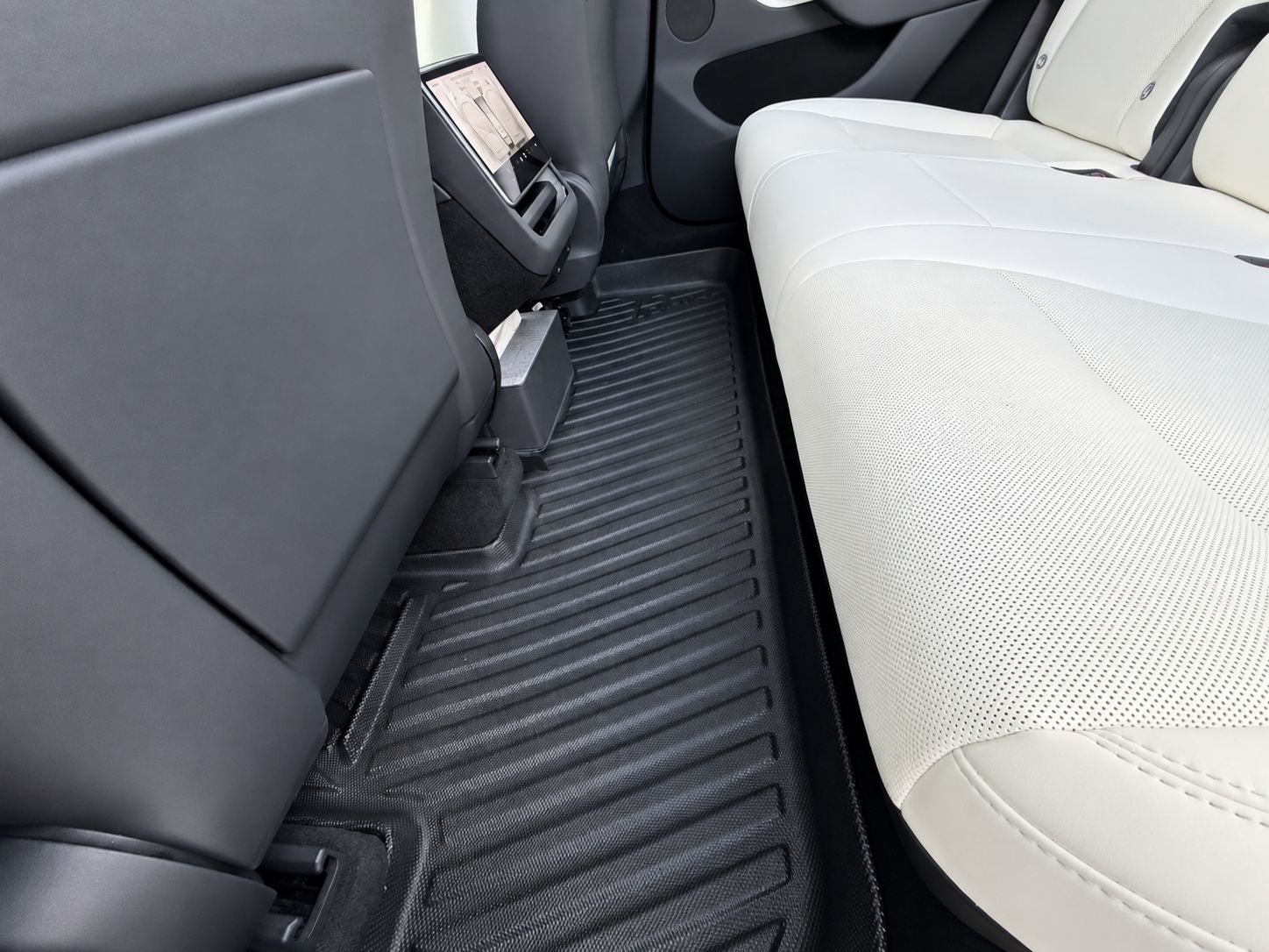 Used 2026 Tesla Model Y Long Range RWD image 14