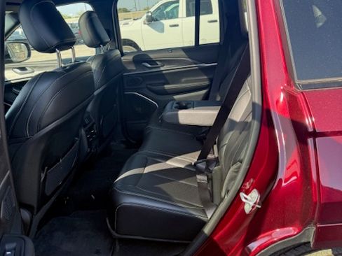 Used 2024 Jeep Grand Cherokee Limited 4xe image 1