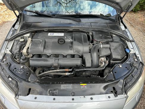 Used 2010 Volvo XC70 3.2 image 11