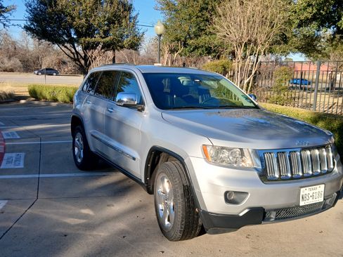 Used 2013 Jeep Grand Cherokee Limited w/ Luxury Group II image 1