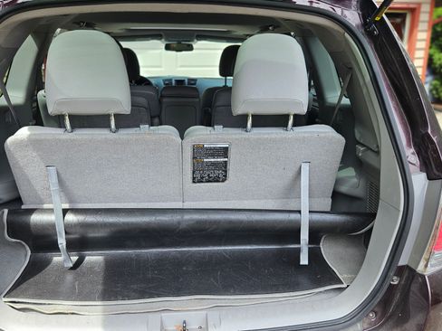 Used 2012 Toyota Highlander 4WD Hybrid w/ Leather Pkg image 26