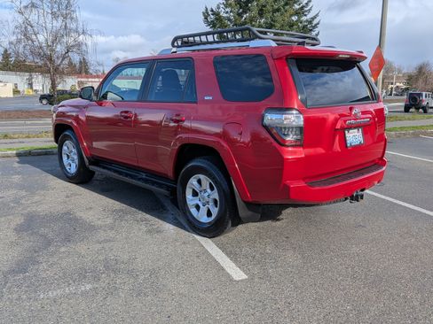 Used 2018 Toyota 4Runner SR5 image 2