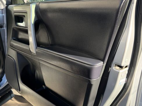 Used 2018 Toyota 4Runner SR5 Premium image 22