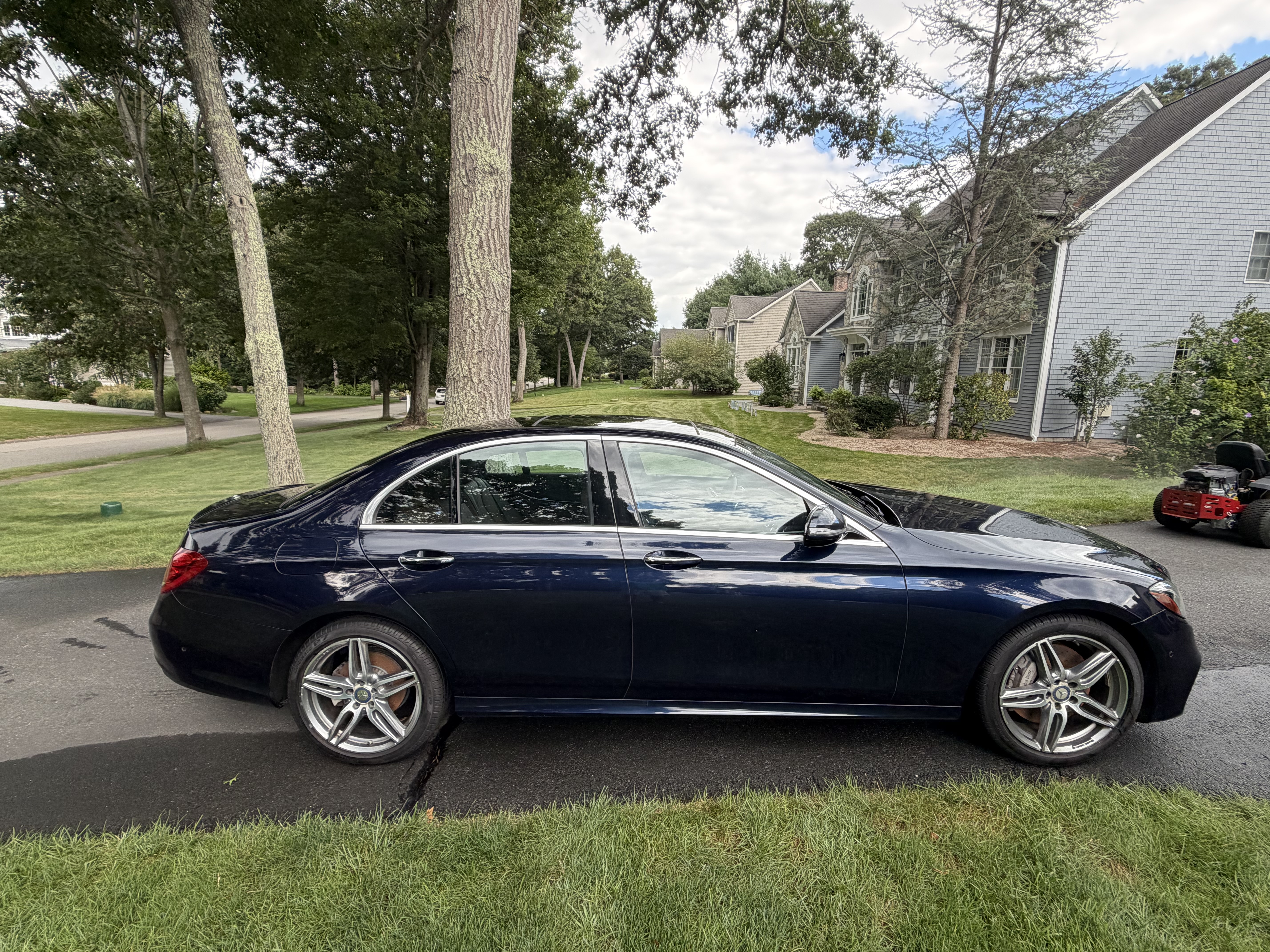 Used 2017 Mercedes-Benz E 300 4MATIC image 6