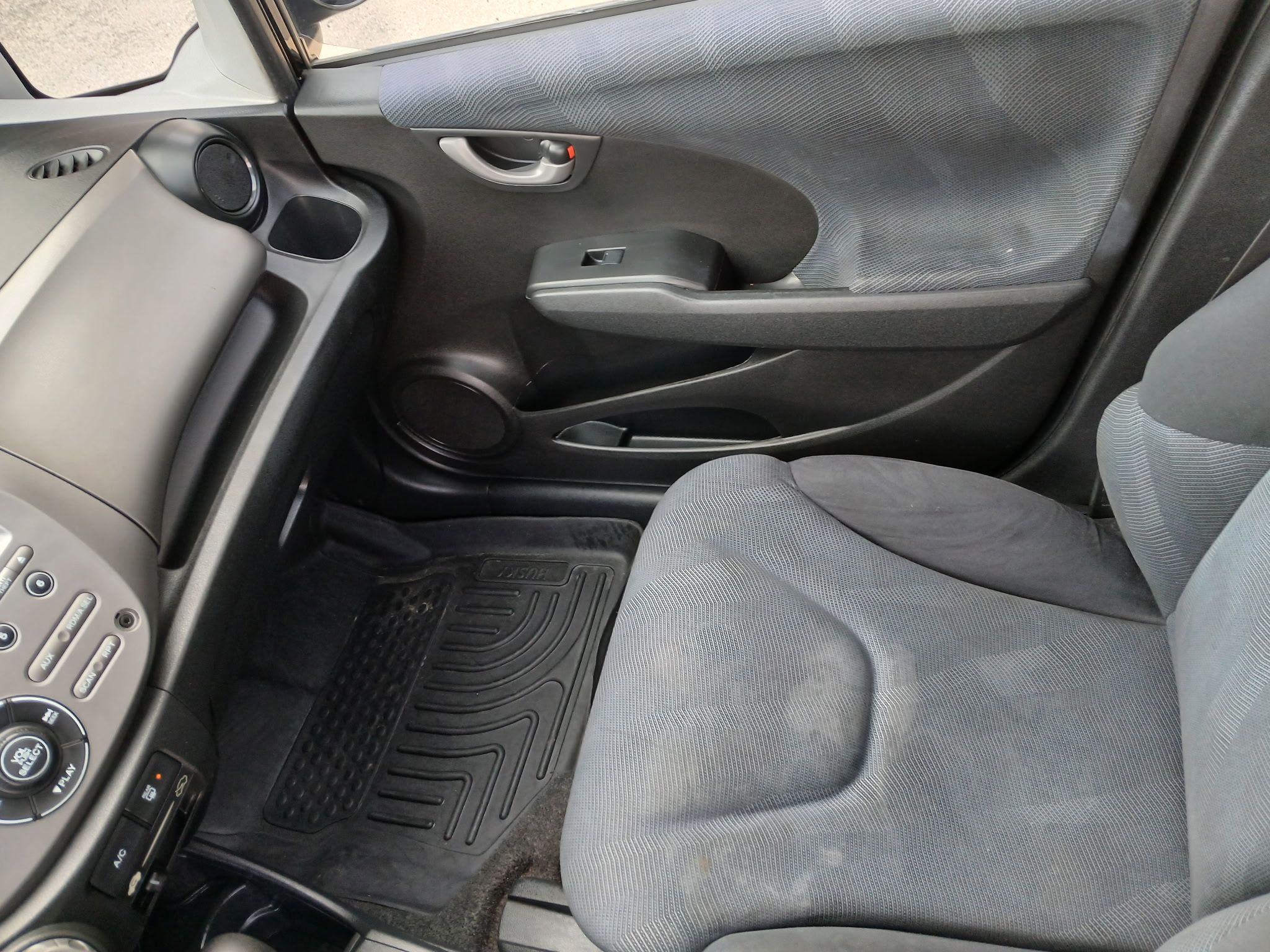Used 2010 Honda Fit Sport image 12