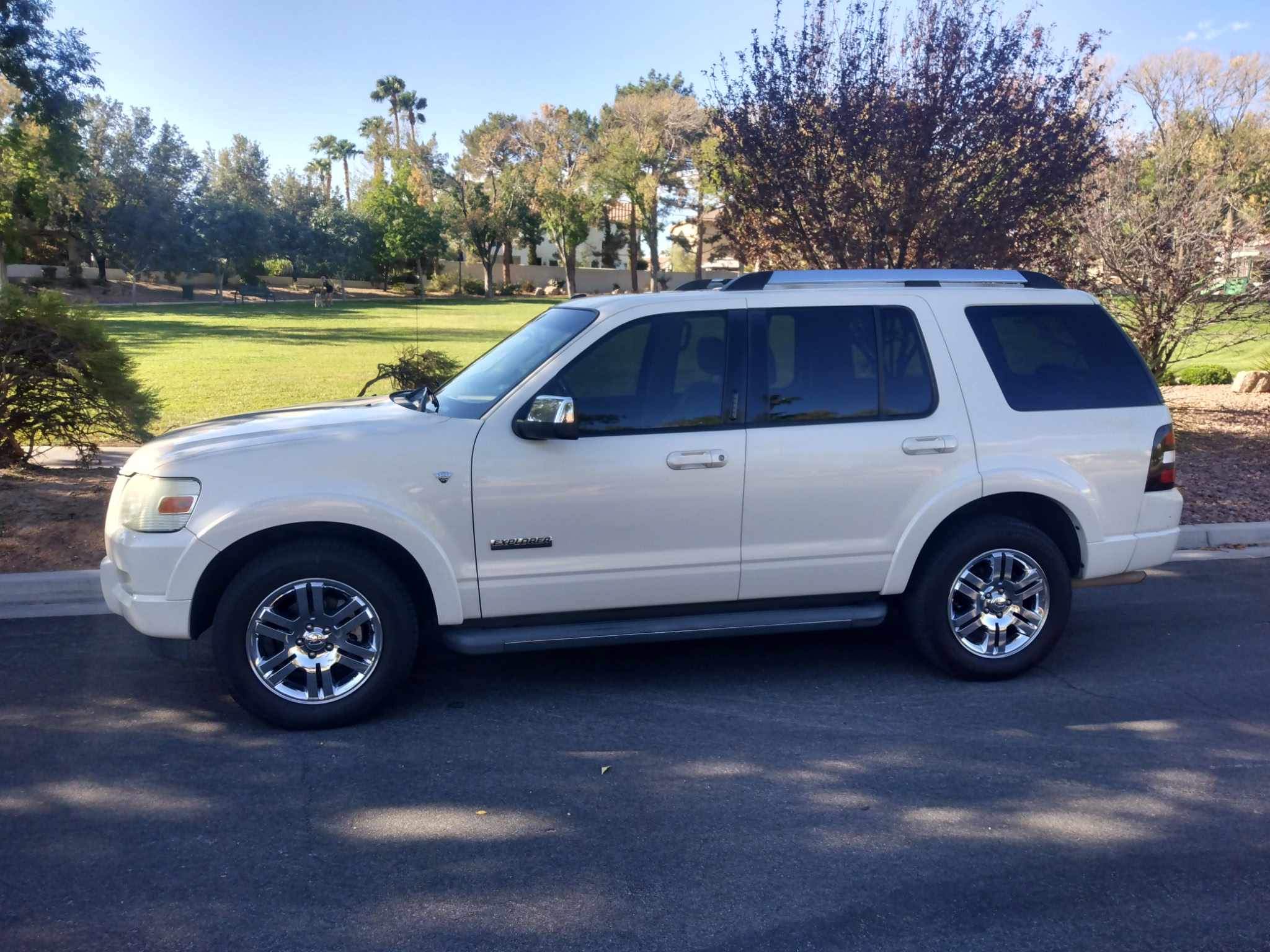 Used 2008 Ford Explorer Limited RWD image 1