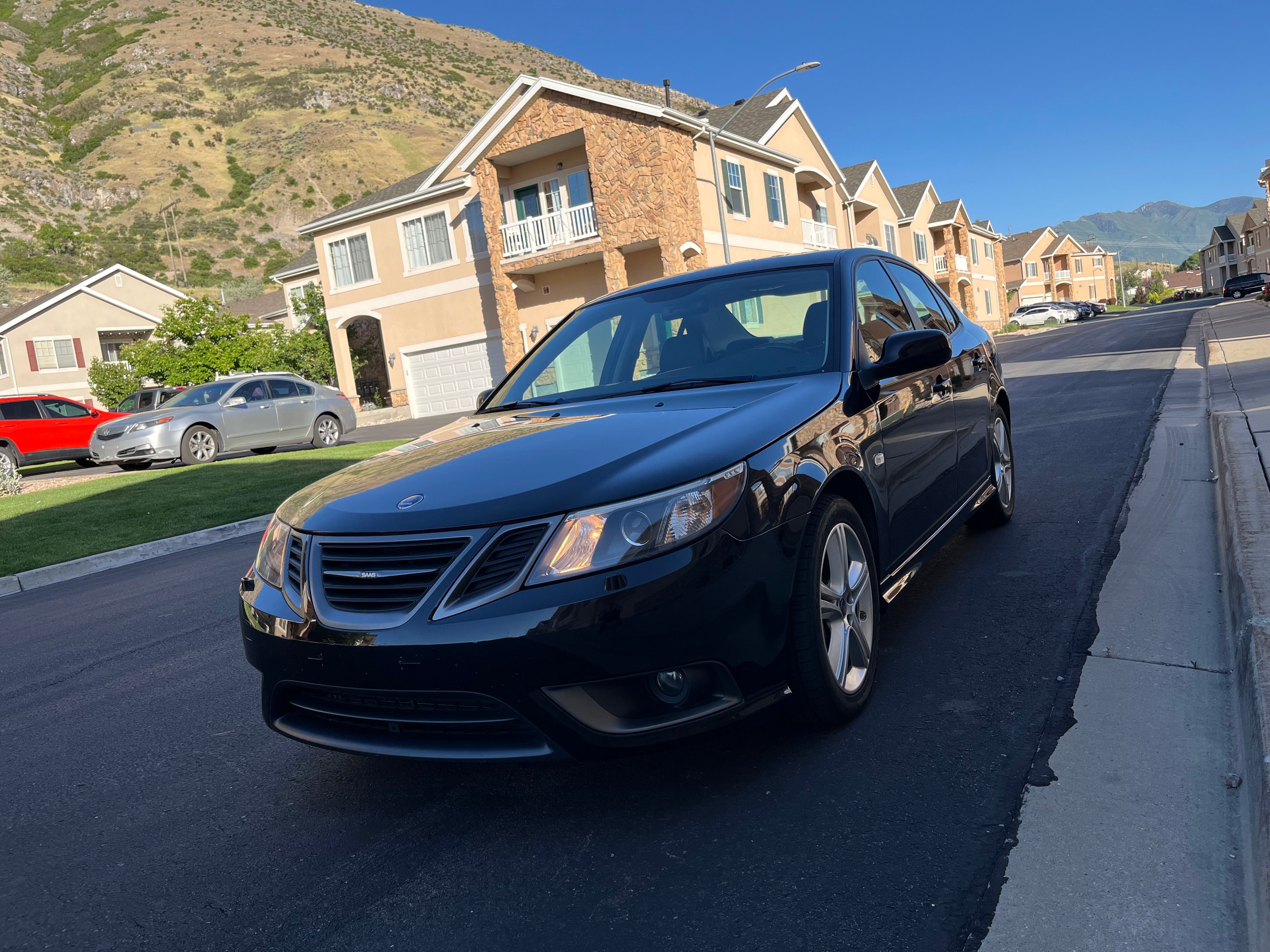 Used 2010 Saab 9-3 Aero w/ Aero Premium Package AWD/4WD image 1