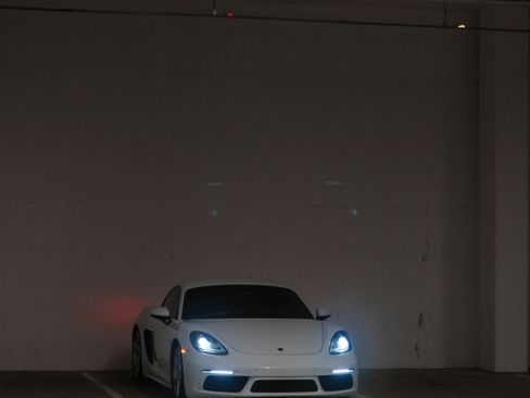 Used 2017 Porsche 718 Cayman image 24