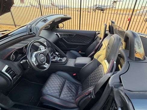 Used 2020 Jaguar F-TYPE SVR image 17