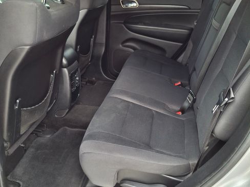 Used 2015 Jeep Grand Cherokee Laredo image 15