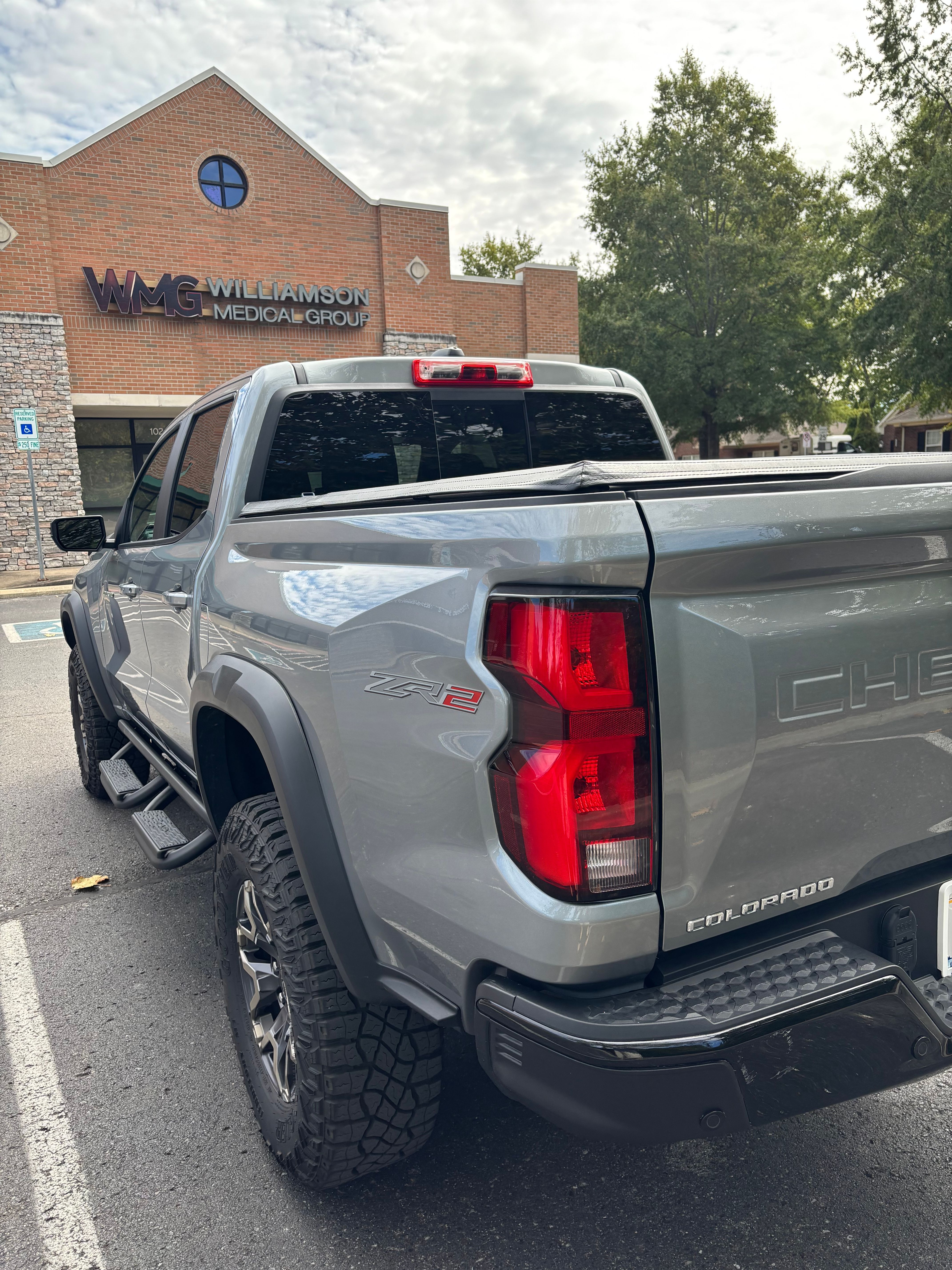 Used 2025 Chevrolet Colorado ZR2 w/ Technology Package AWD/4WD image 5