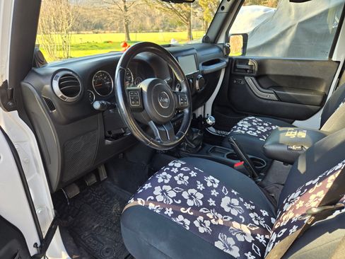 Used 2014 Jeep Wrangler Sport w/ Quick Order Package 23S image 12