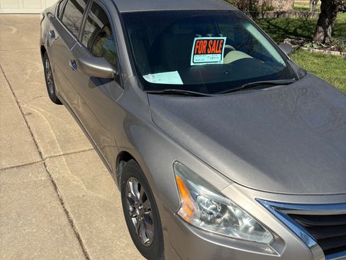 Used 2015 Nissan Altima 2.5 S w/ Power Driver Seat Package image 4