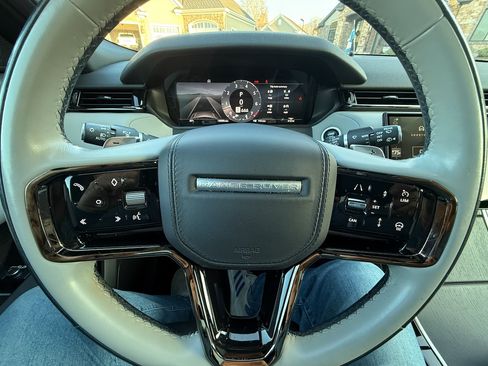 Used 2024 Land Rover Range Rover Velar Dynamic SE image 12