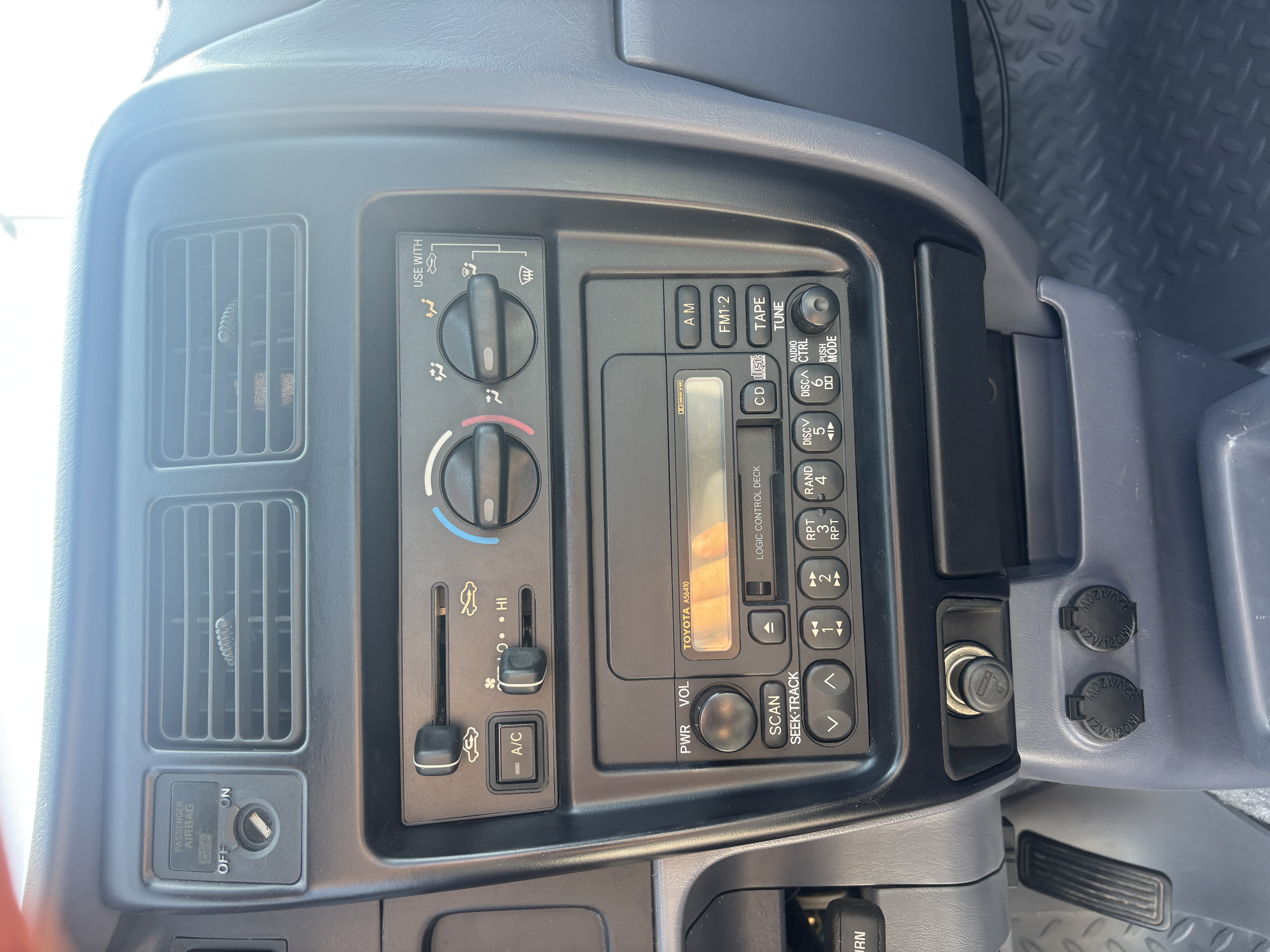 Used 2000 Toyota Tacoma 2WD Regular Cab image 16