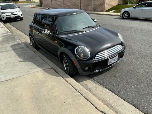 Used 2010 MINI Cooper Hardtop image 6