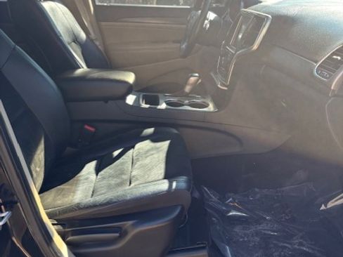 Used 2019 Jeep Grand Cherokee Laredo image 27