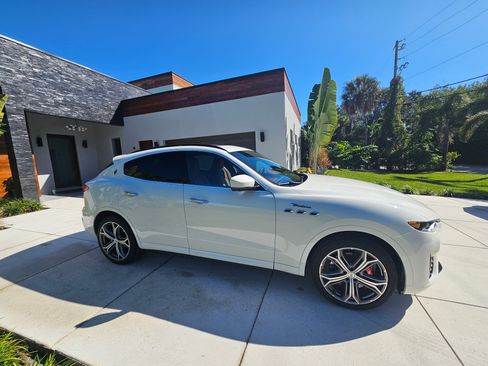 Used 2022 Maserati Levante Modena image 23