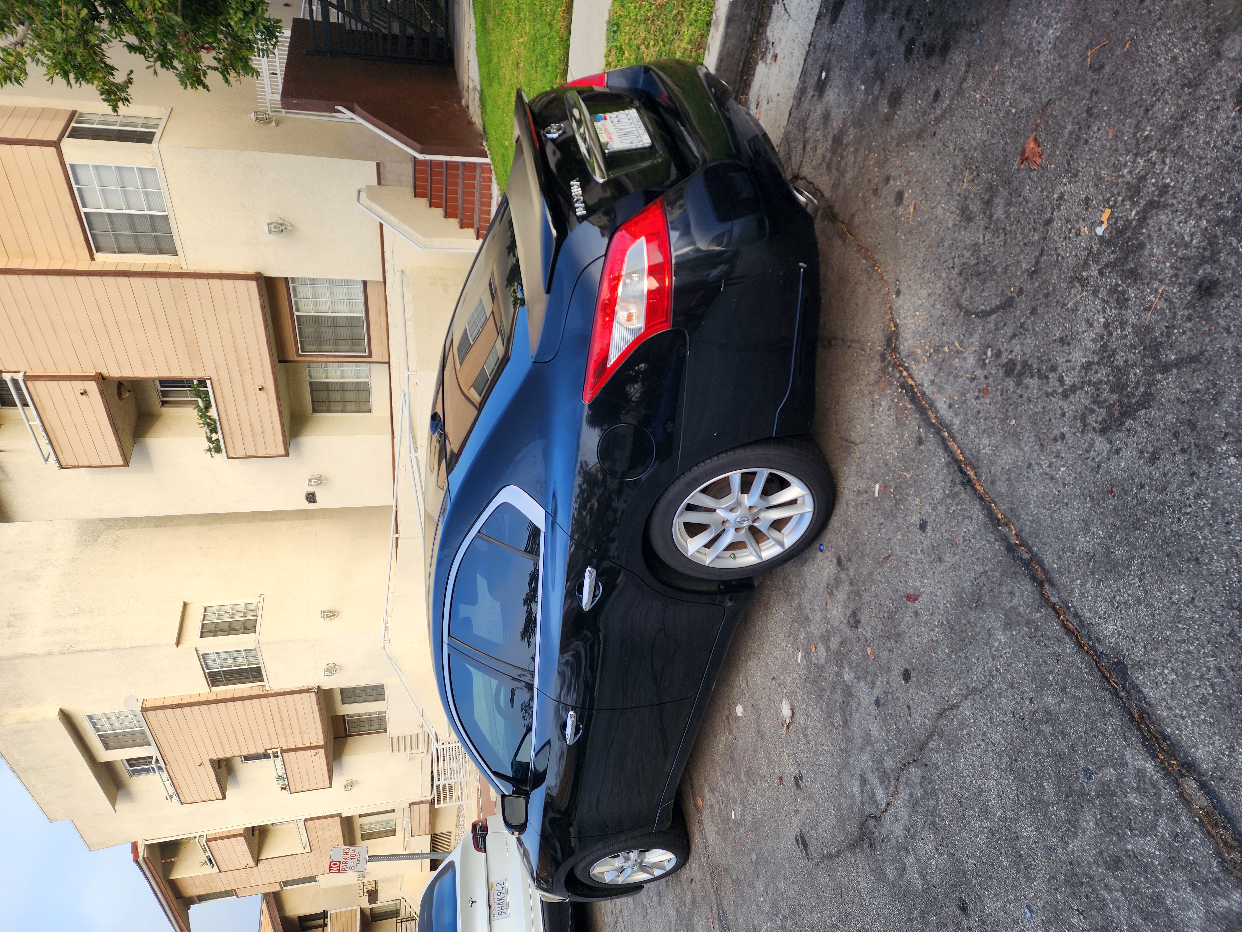 Used 2011 Nissan Maxima 3.5 SV w/ Premium Pkg FWD image 4